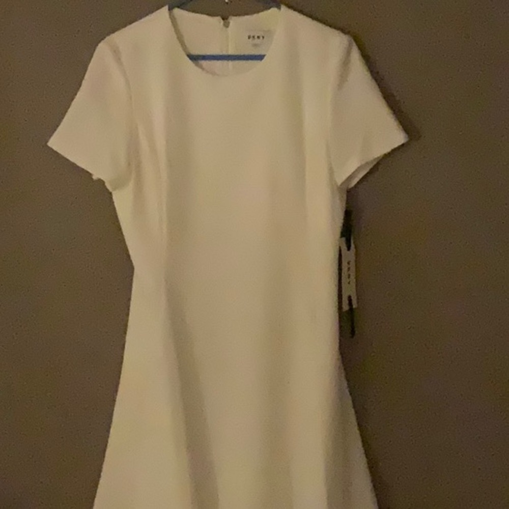 Off white DKNY dress, lined… size 8 BRANDNEW!!! With tag🌟